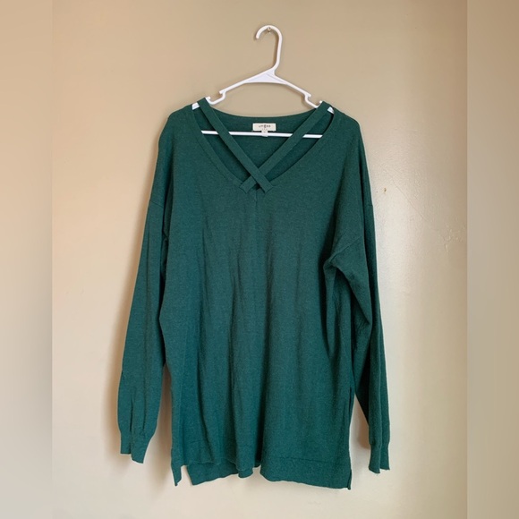 Umgee Knit Sweater Size Large long oversized cutout - Picture 1 of 8